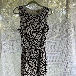 Women’s Stylish Black and White sleeveless Summer Dress Size 12